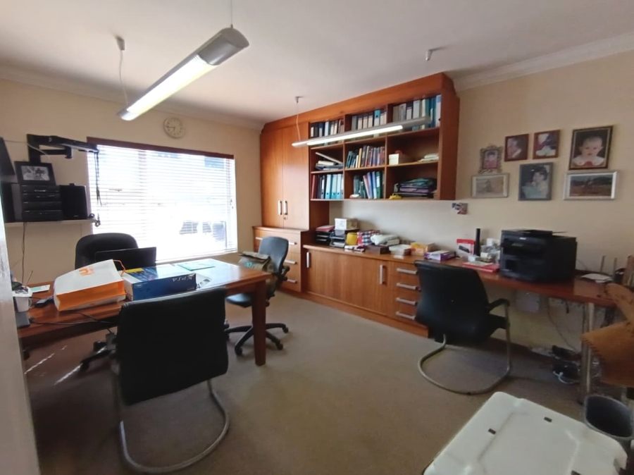5 Bedroom Property for Sale in Lovemore Heights Estate Eastern Cape